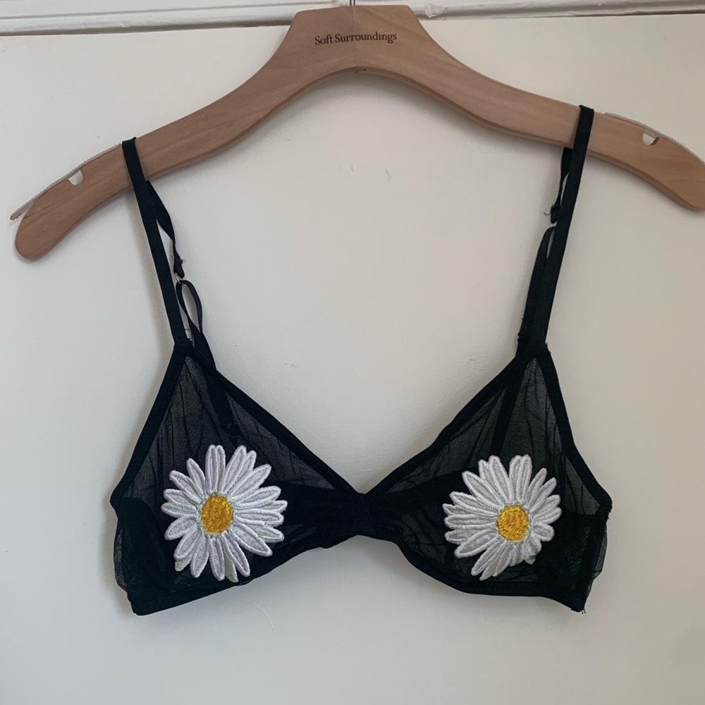 Urban Outfitters Daisy Bralette Size Small